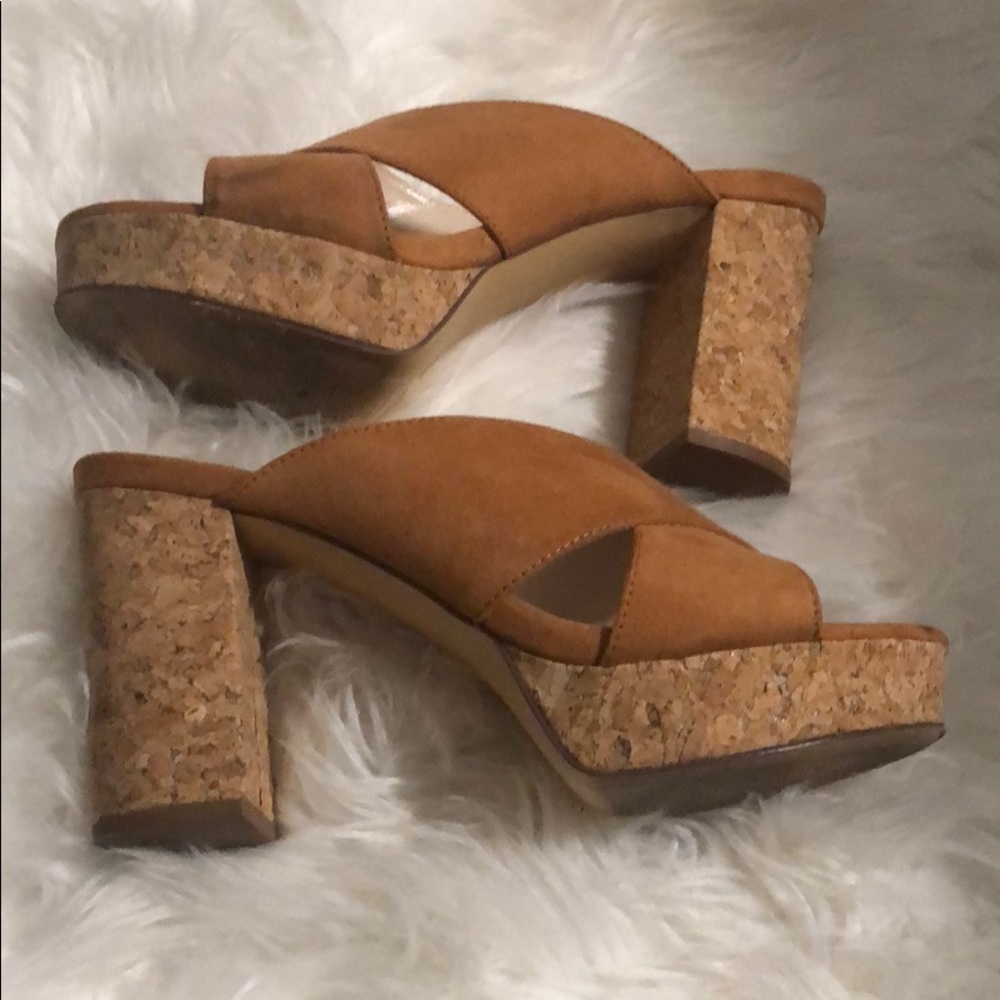 Lulu’s heels - Picture 2 of 6
